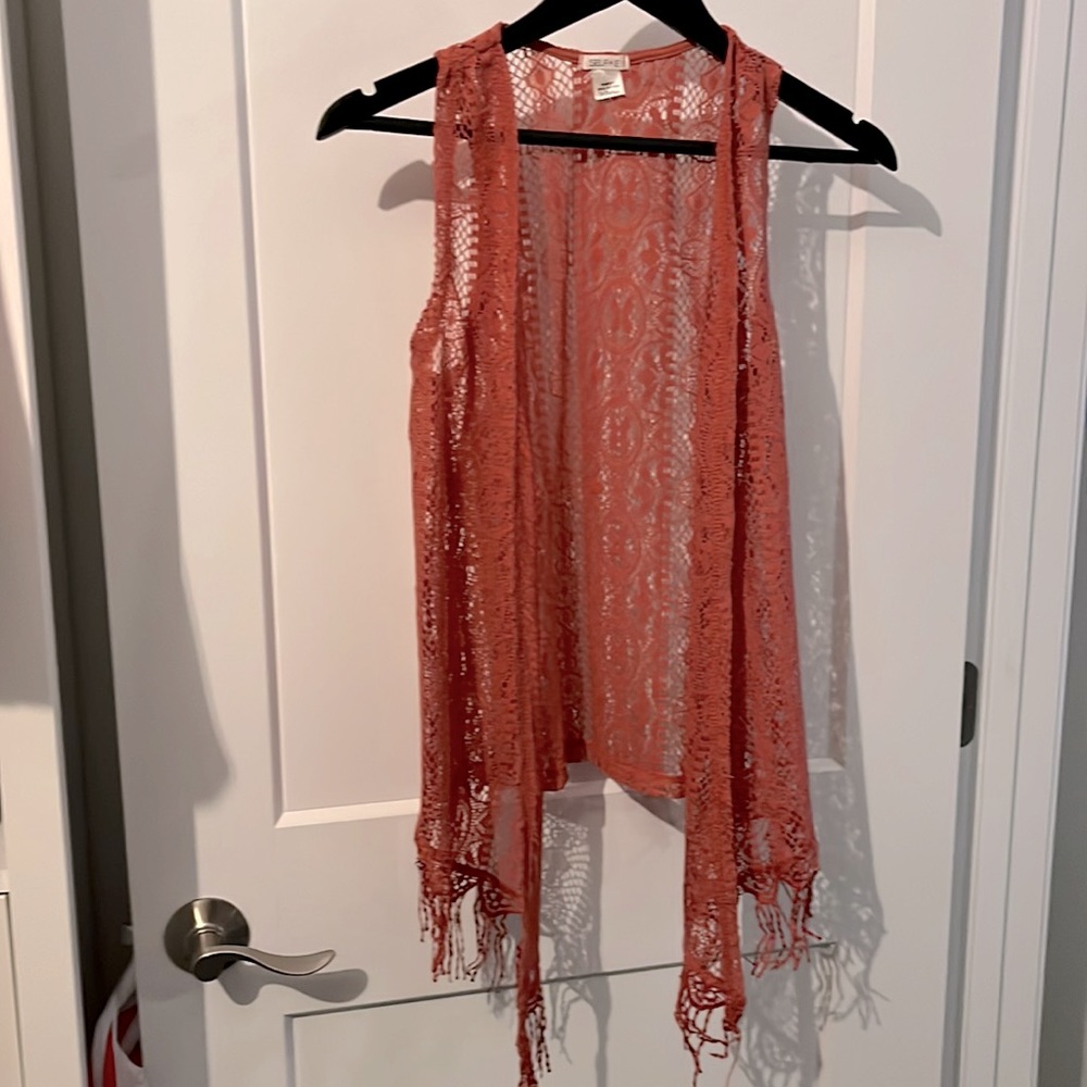 XS, crochet/lace, open front vest.